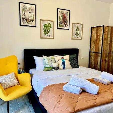 Apartment Retro By The Sea